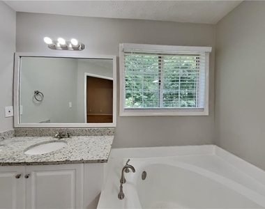 603 Brolley Court - Photo Thumbnail 8