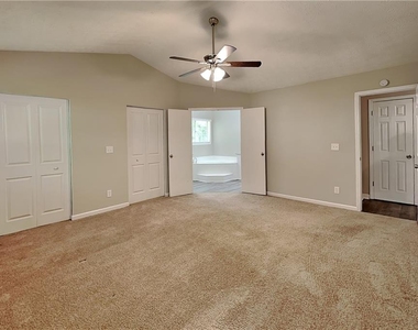 603 Brolley Court - Photo Thumbnail 5