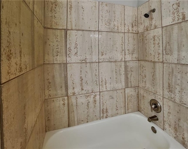 603 Brolley Court - Photo Thumbnail 18