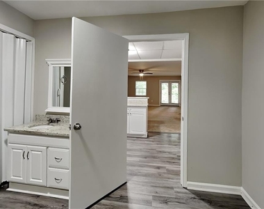 603 Brolley Court - Photo Thumbnail 11