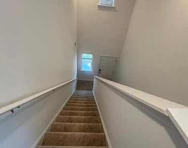 705 Evergreen Road - Photo Thumbnail 6