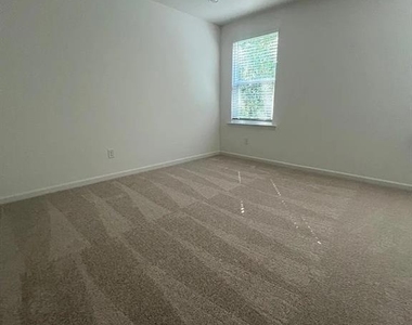 705 Evergreen Road - Photo Thumbnail 8