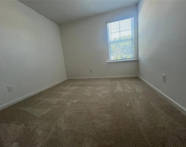 705 Evergreen Road - Photo Thumbnail 14