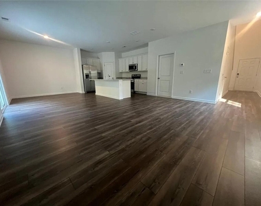 705 Evergreen Road - Photo Thumbnail 4