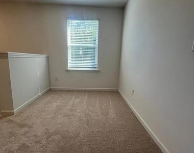 705 Evergreen Road - Photo Thumbnail 12