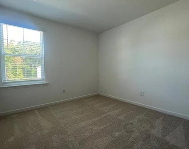 705 Evergreen Road - Photo Thumbnail 20