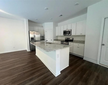 705 Evergreen Road - Photo Thumbnail 5