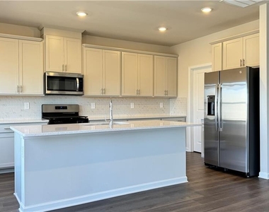 228 Water Oak Way - Photo Thumbnail 4