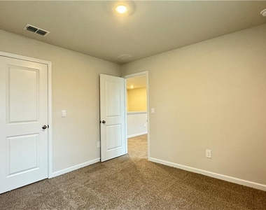 228 Water Oak Way - Photo Thumbnail 20