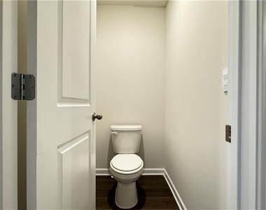 228 Water Oak Way - Photo Thumbnail 30