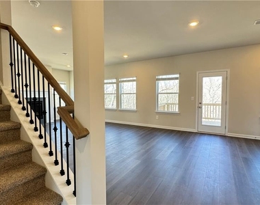 228 Water Oak Way - Photo Thumbnail 13