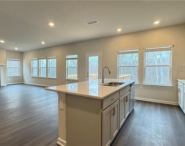 228 Water Oak Way - Photo Thumbnail 9