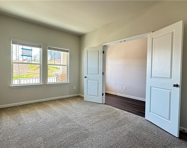 228 Water Oak Way - Photo Thumbnail 2