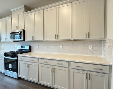 228 Water Oak Way - Photo Thumbnail 7