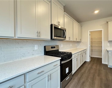 228 Water Oak Way - Photo Thumbnail 8