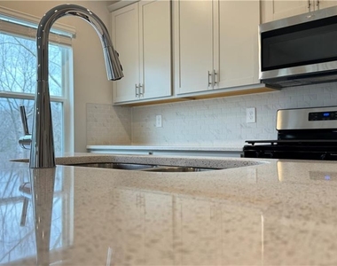 228 Water Oak Way - Photo Thumbnail 5