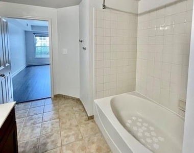 230 E Ponce De Leon Avenue - Photo Thumbnail 4