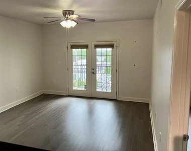230 E Ponce De Leon Avenue - Photo Thumbnail 2