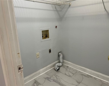 2380 Newport Landing - Photo Thumbnail 23