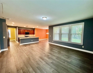 1514 Chelsea Falls Lane - Photo Thumbnail 6