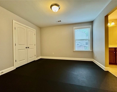 1514 Chelsea Falls Lane - Photo Thumbnail 25