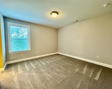 1514 Chelsea Falls Lane - Photo Thumbnail 24