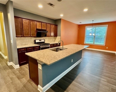 1514 Chelsea Falls Lane - Photo Thumbnail 10