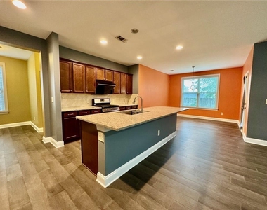 1514 Chelsea Falls Lane - Photo Thumbnail 7