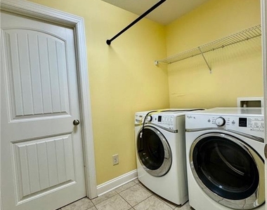 1514 Chelsea Falls Lane - Photo Thumbnail 21