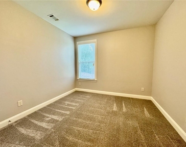 1514 Chelsea Falls Lane - Photo Thumbnail 12