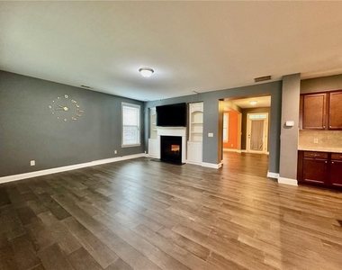 1514 Chelsea Falls Lane - Photo Thumbnail 5