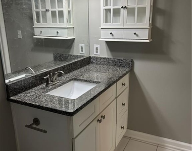 5031 Bell Drive Se - Photo Thumbnail 10