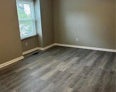 5031 Bell Drive Se - Photo Thumbnail 8
