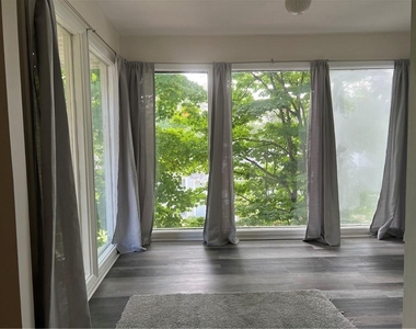 1648 Raleigh Circle Se - Photo Thumbnail 8