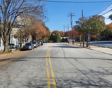 1042 Ne Saint Charles Avenue Ne - Photo Thumbnail 34