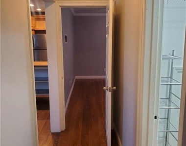 1042 Ne Saint Charles Avenue Ne - Photo Thumbnail 16
