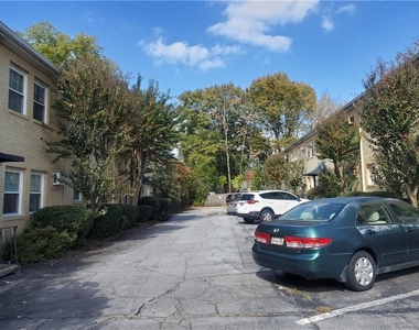 1042 Ne Saint Charles Avenue Ne - Photo Thumbnail 38