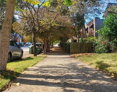 1042 Ne Saint Charles Avenue Ne - Photo Thumbnail 32