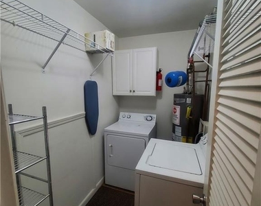 1042 Ne Saint Charles Avenue Ne - Photo Thumbnail 19