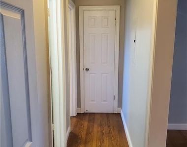 1042 Ne Saint Charles Avenue Ne - Photo Thumbnail 15