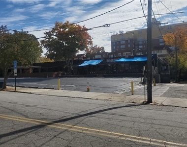 1042 Ne Saint Charles Avenue Ne - Photo Thumbnail 37