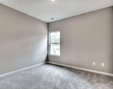 106 Belmont Lane - Photo Thumbnail 6