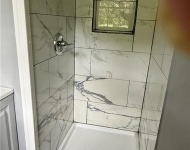 1821 Sandringham Drive Sw - Photo Thumbnail 6