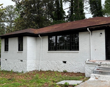 1821 Sandringham Drive Sw - Photo Thumbnail 1