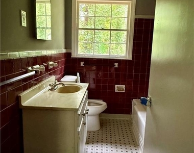 1821 Sandringham Drive Sw - Photo Thumbnail 10