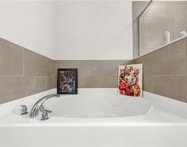 791 Belrose Drive - Photo Thumbnail 9