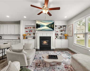 791 Belrose Drive - Photo Thumbnail 3