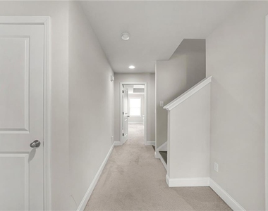791 Belrose Drive - Photo Thumbnail 22