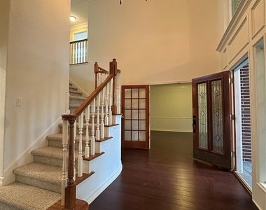 3206 Oakland Drive - Photo Thumbnail 5