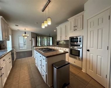 3206 Oakland Drive - Photo Thumbnail 14
